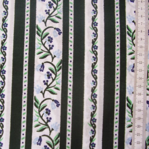 aruna - tmavì zelené pruhy s kvìtinami na bílé  - zvìtšit obrázek